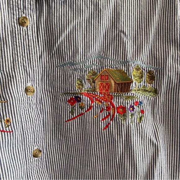 Basic Editions Women’s Vintage Denim Collar Barn Embroidery Shirt Size Medium - Picture 7 of 10
